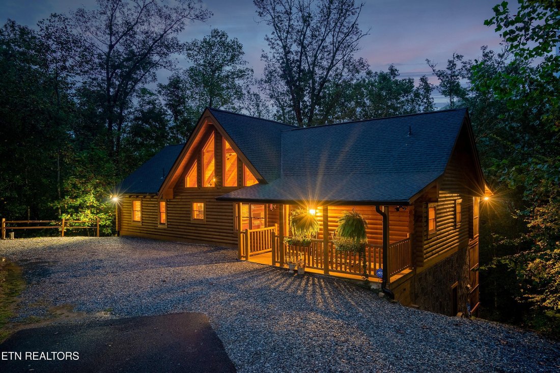 House in Sevierville, Tennessee, United States 2 - 18942818