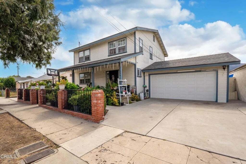 Santa Paula, California, United States 1 - 18943352