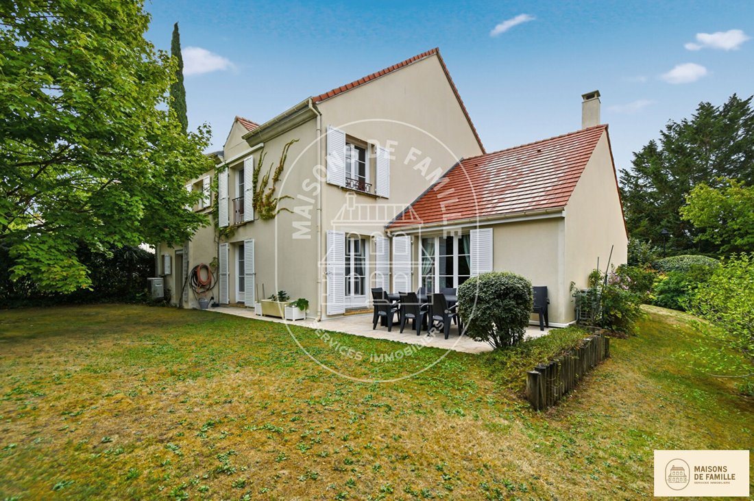 Villa in Le Parc et la Tuilerie, Noisy-le-Roi, France 3 - 18944357