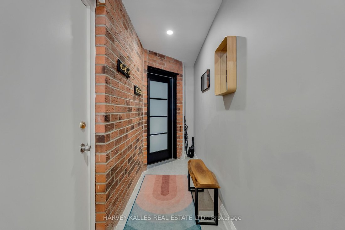 House in Toronto, Ontario, Canada 4 - 18945175