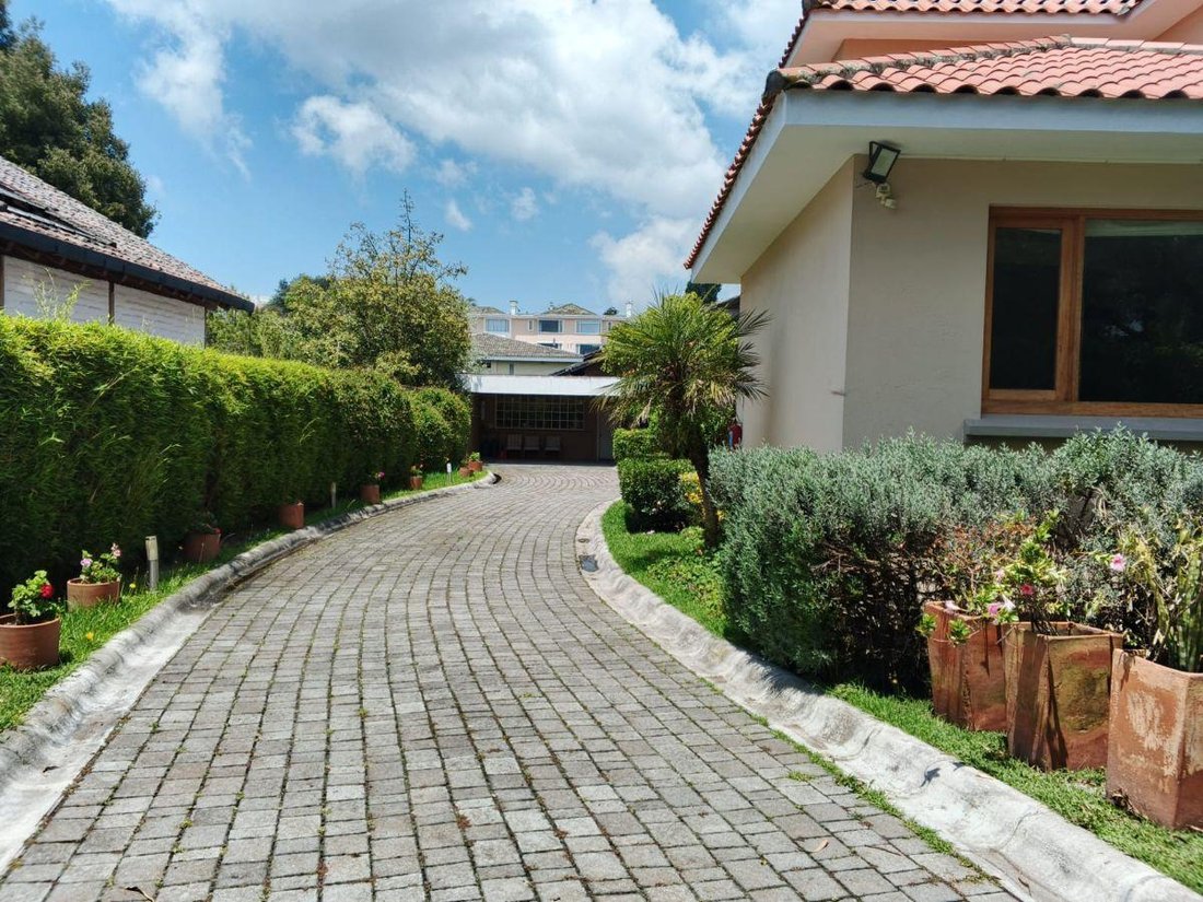 House in Quito, Pichincha, Ecuador 2 - 18941497