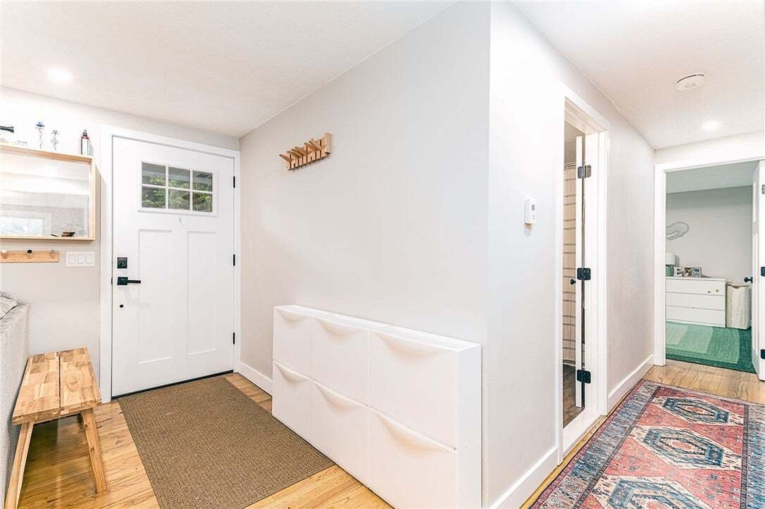 House in Warwick, Rhode Island, United States 2 - 18942020