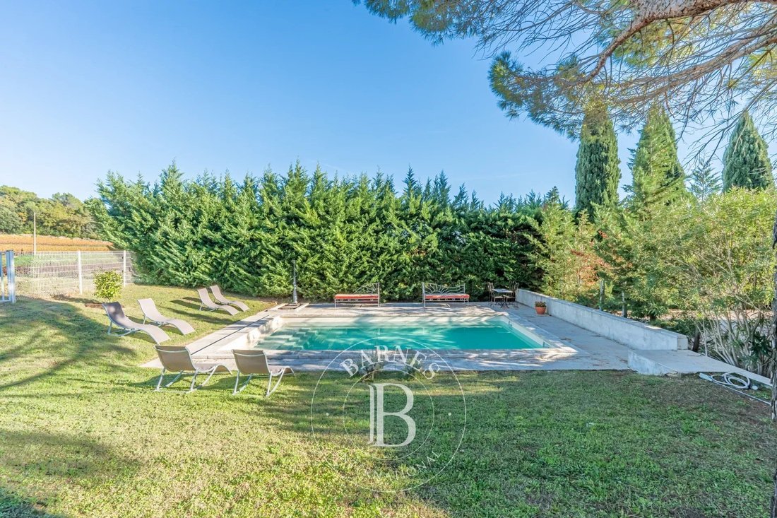 Country House in Tresques, Occitania, France 4 - 15595699