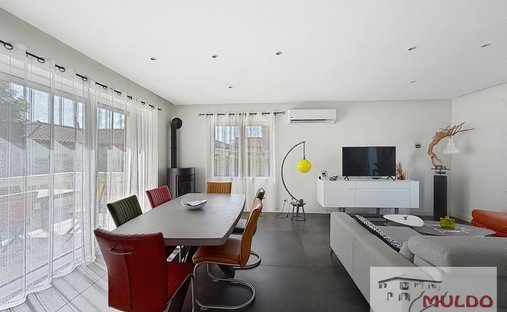 Villa in Saint-Bernard, Auvergne-Rhône-Alpes, France 1