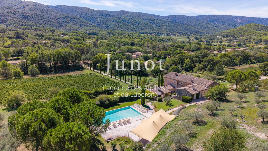 Country House in Ménerbes, Provence-Alpes-Côte d'Azur, France 1 - 18626962