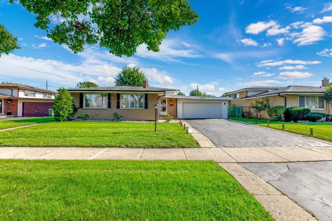 House in Morton Grove, Illinois, United States 1 - 18943155