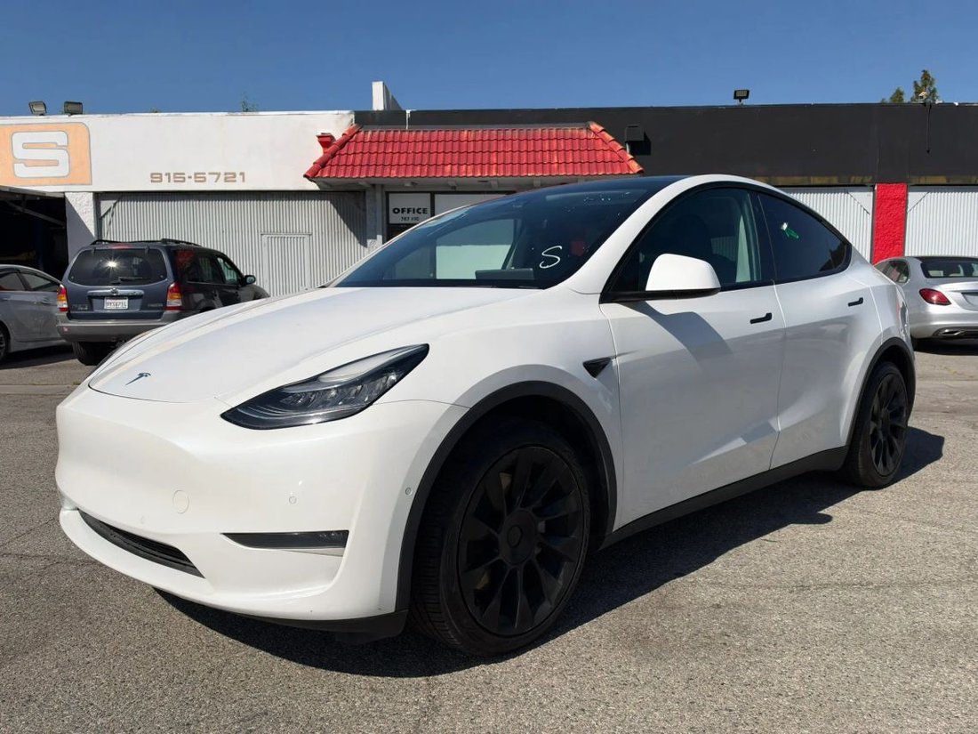 Suv in Azusa, CA, United States 3 - 18944630
