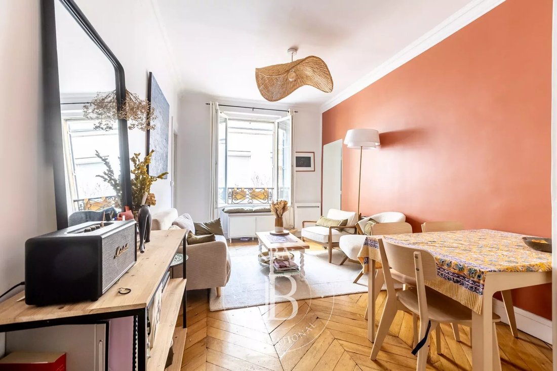 Apartment in La Fourche-Guy Môquet, Paris 17e Arrondissement, Paris 2 - 18939568