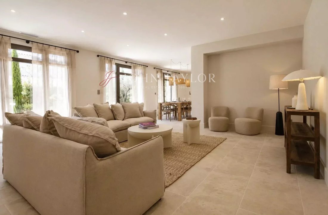 Villa in Maussane-les-Alpilles, Provence-Alpes-Côte d'Azur, France 2 - 18940522