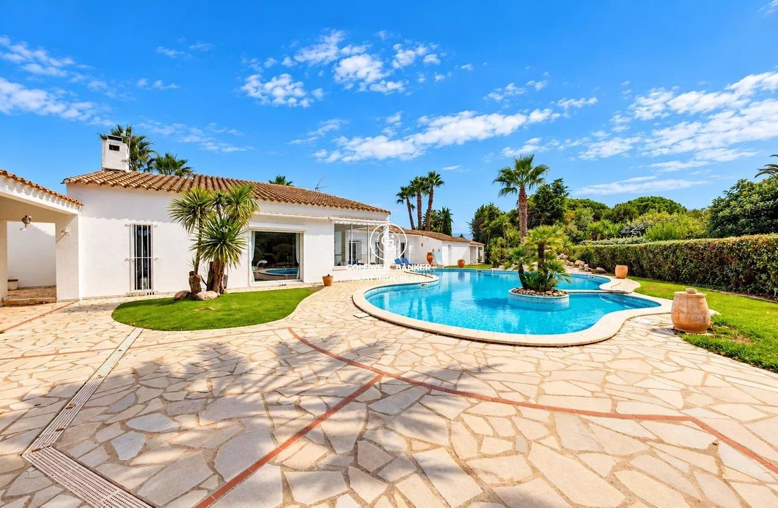 Villa in Saint-Cyprien, Occitania, France 4 - 14720881
