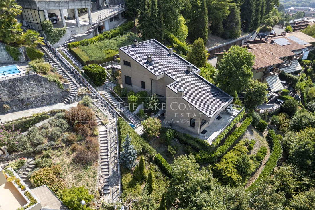 Villa in Montorfano, Lombardy, Italy 3 - 18939548