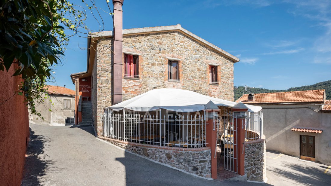 Estate in Castle of Castiglione, Castiglione della Pescaia, Tuscany 1 - 18943724