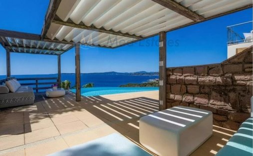 Villa in Les Issambres, Roquebrune-sur-Argens, France 1
