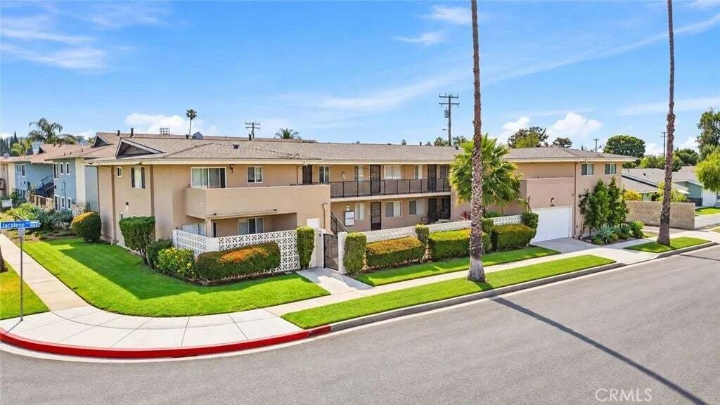 Orange, California, United States 1 - 17839184