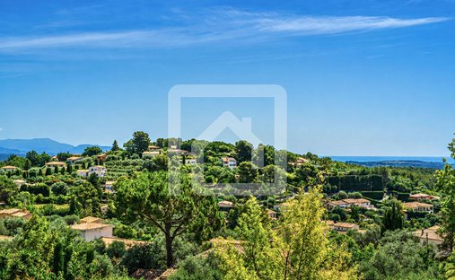 Villa in Le Rouret, Provence-Alpes-Côte d'Azur, France 1