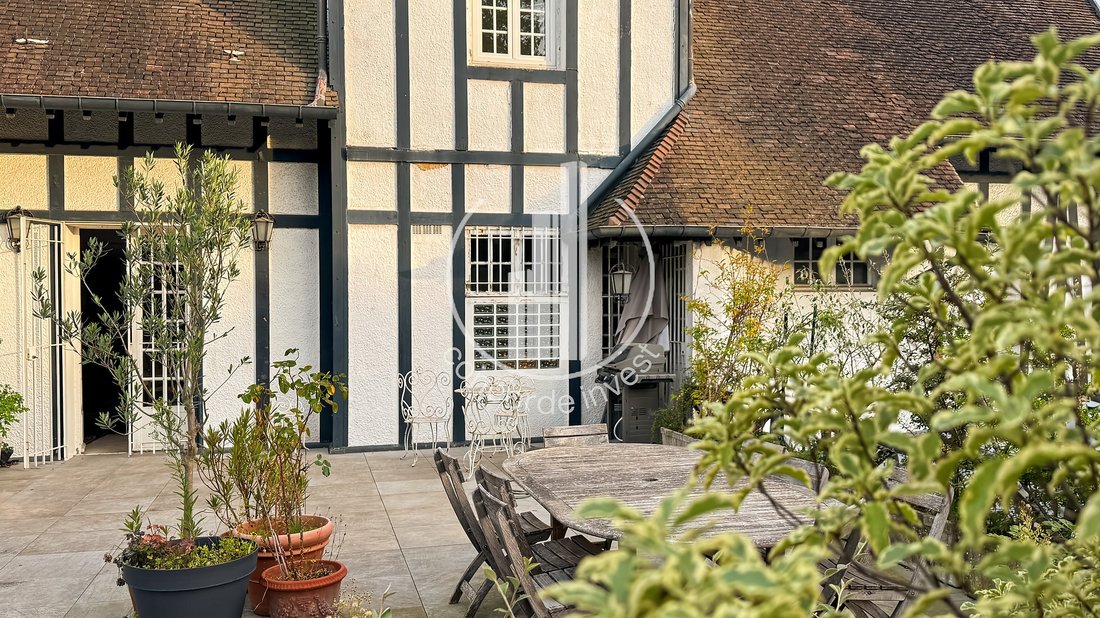 Townhouse in Les Bures, Garches, France 2 - 18923922
