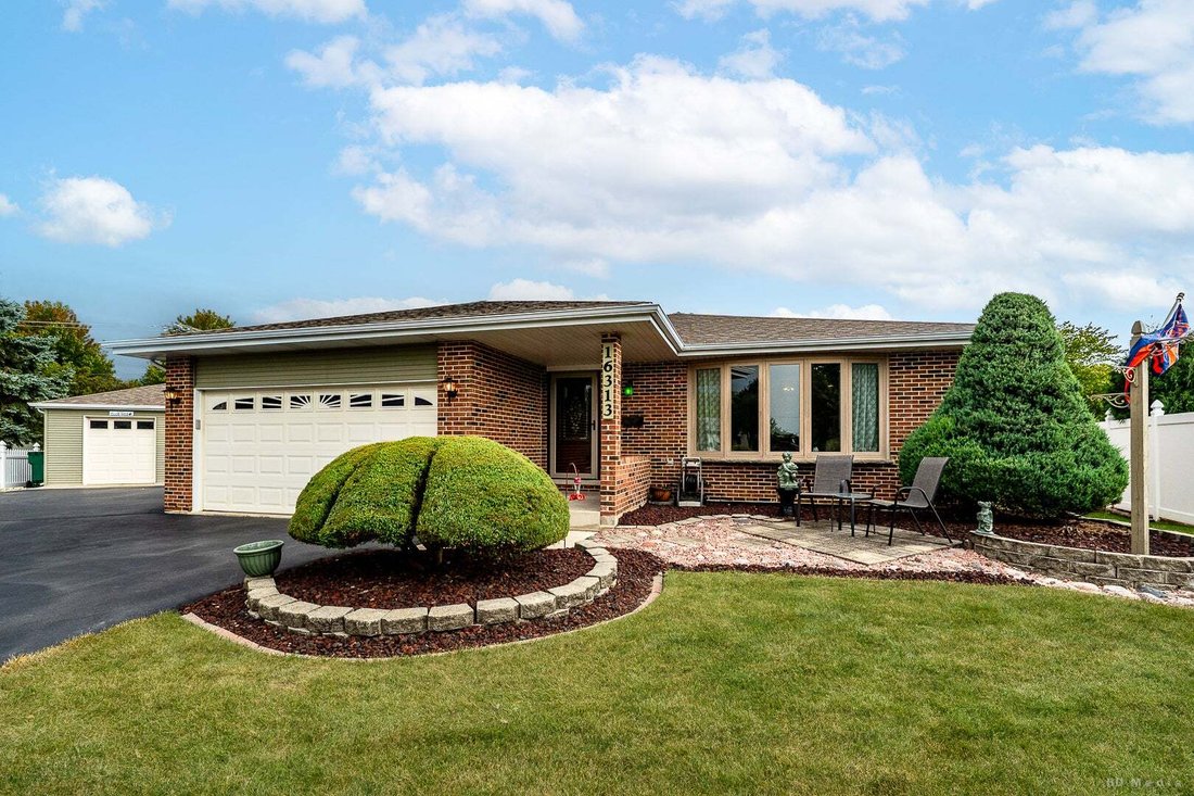 House in Lockport, Illinois, United States 1 - 18939659