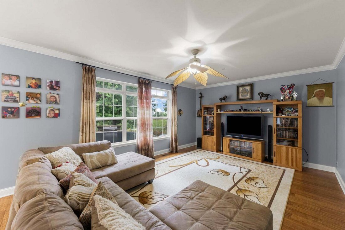 House in Hoffman Estates, Illinois, United States 5 - 18943143