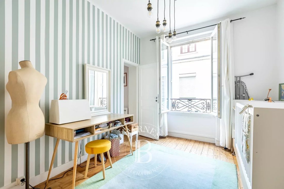 Apartment in La Fourche-Guy Môquet, Paris 17e Arrondissement, Paris 4 - 18939568
