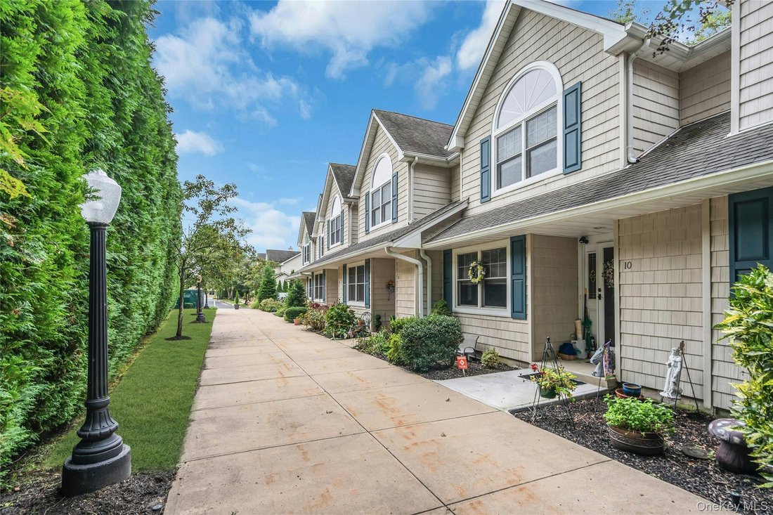 Condo in Amityville, New York, United States 4 - 18943727