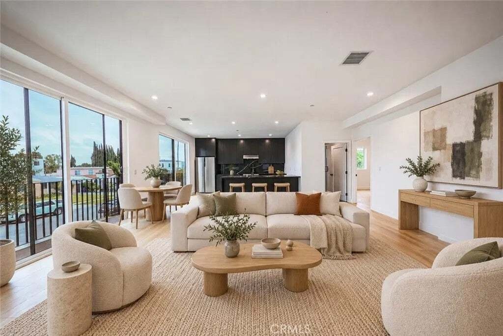 Los Angeles, California, United States 5 - 18943277