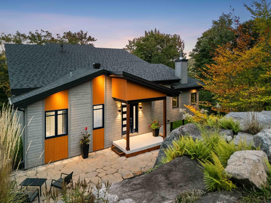 House in Sainte-Marguerite-du-Lac-Masson, Quebec, Canada 3 - 18944021