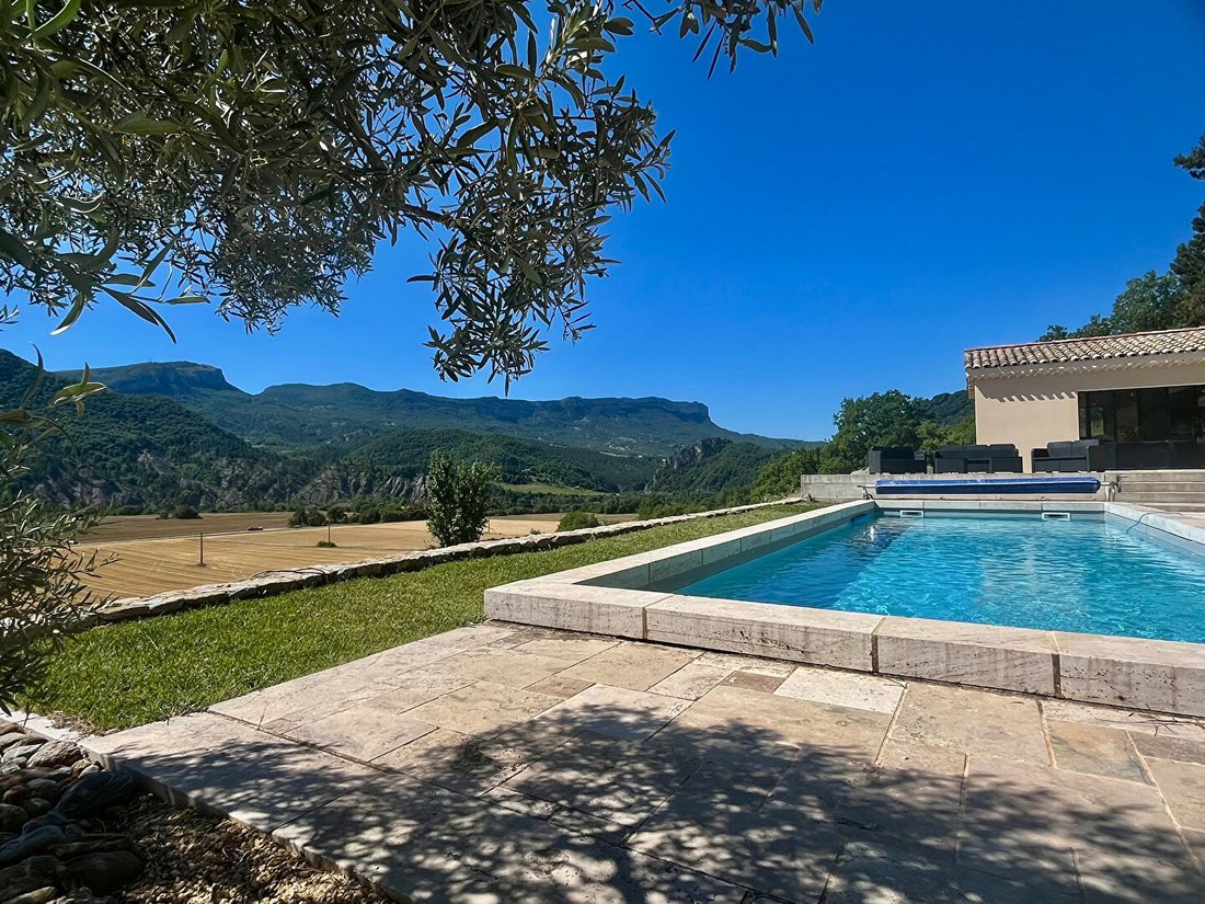 Villa in Nibles, Provence-Alpes-Côte d'Azur, France 3 - 18941058