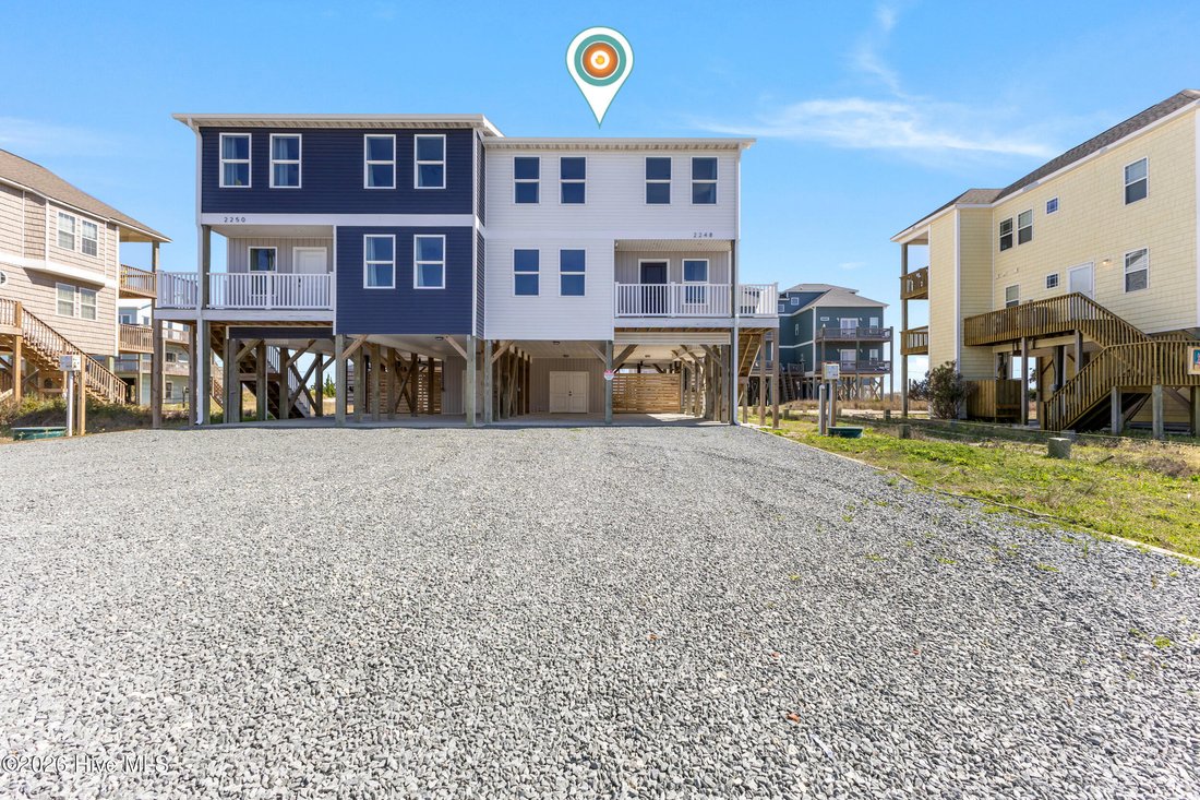 Townhouse in North Topsail Beach, North Carolina, United States 2 - 18942893