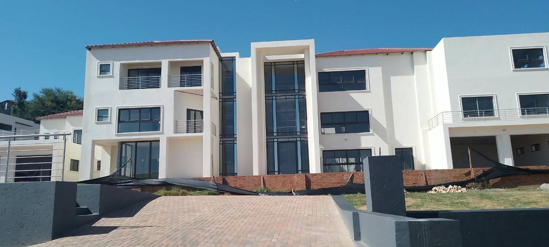 Estate in Waterval 174 IQ, Gauteng, South Africa 3 - 18941129