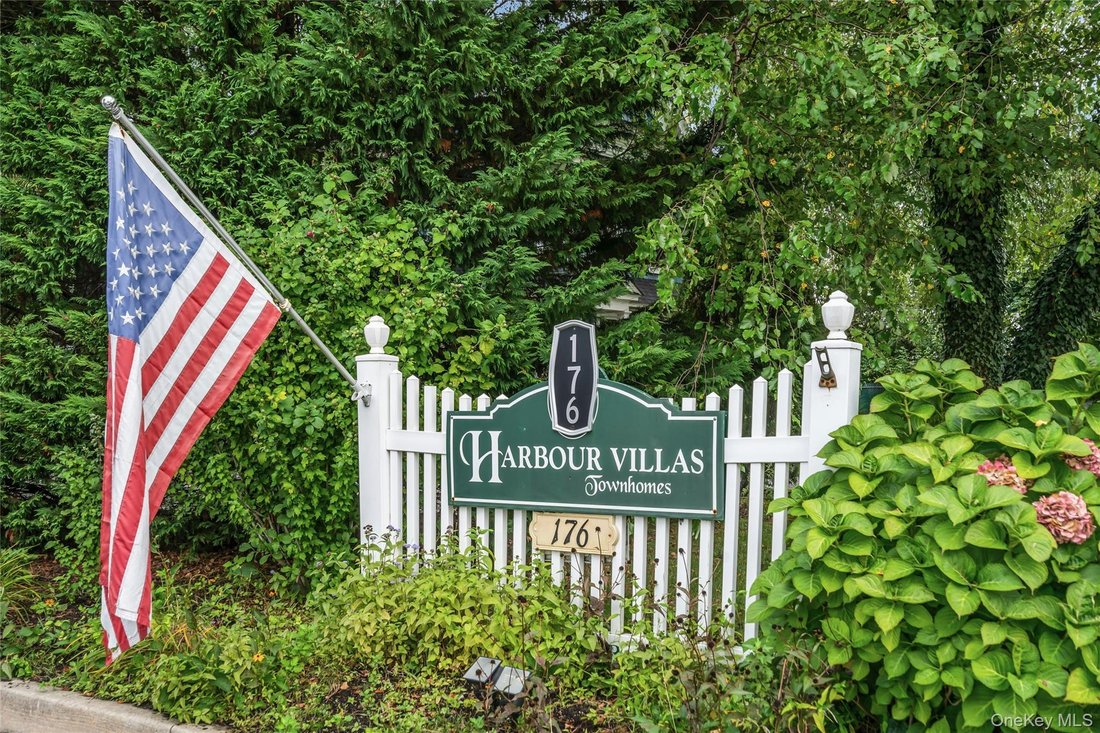 Condo in Amityville, New York, United States 2 - 18943727