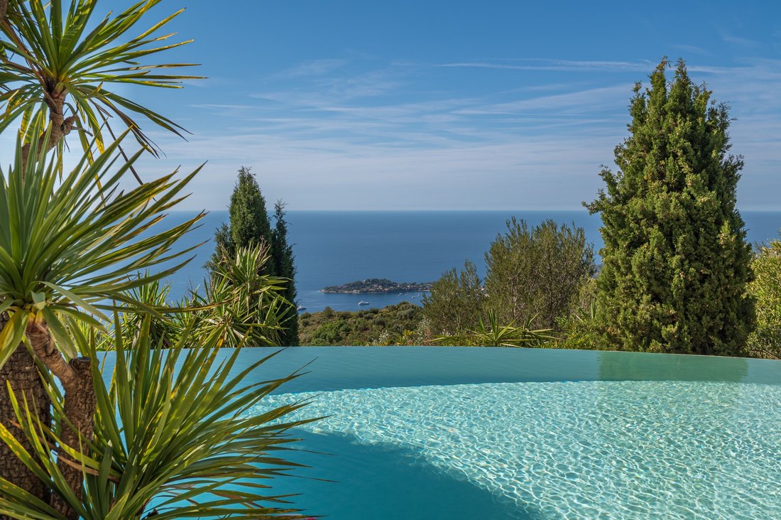 House in Èze, Provence-Alpes-Côte d'Azur, France 2 - 18944091