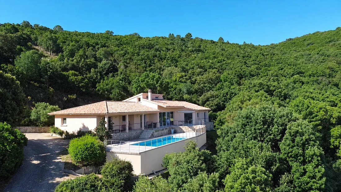 Villa in Porto-Vecchio, Corsica, France 3 - 17471356