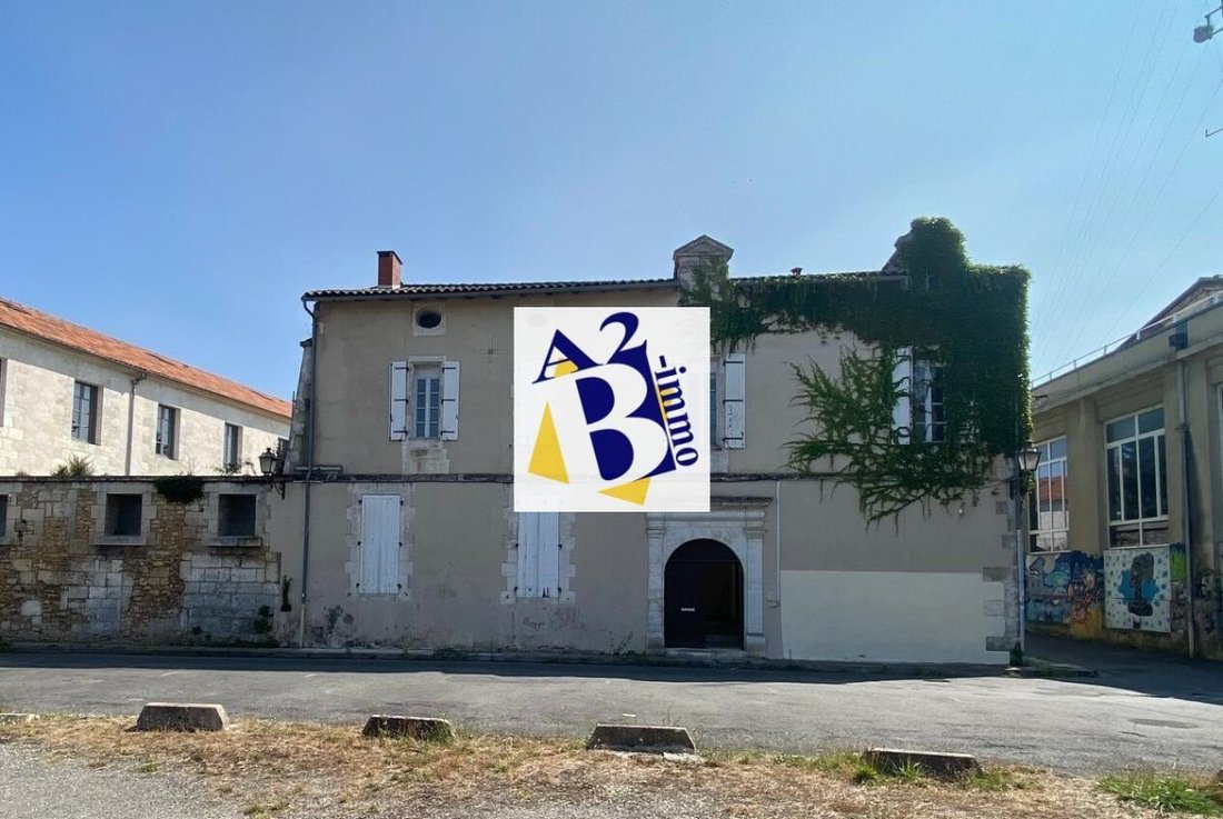 House in Vieil Angoulême-Centre Ville, Angoulême, France 1 - 18940644