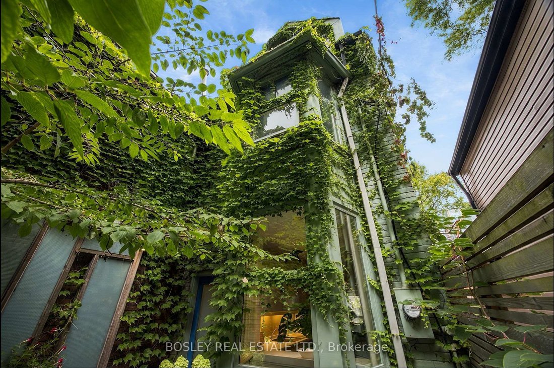 Townhouse in Toronto, Ontario, Canada 1 - 18945137