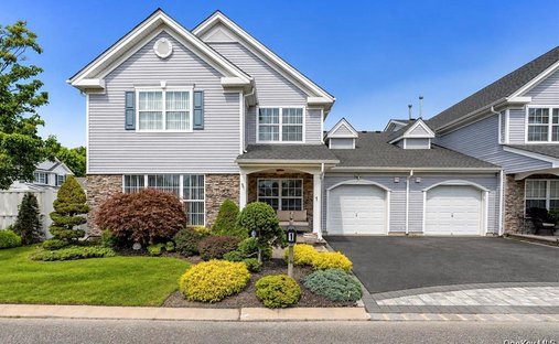 House in Middle Island, New York, United States 1