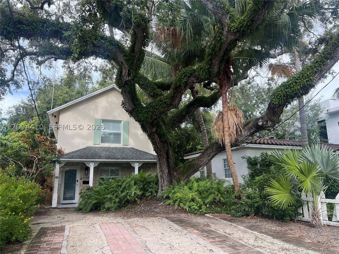 House in Miami, Florida, United States 1 - 18943029