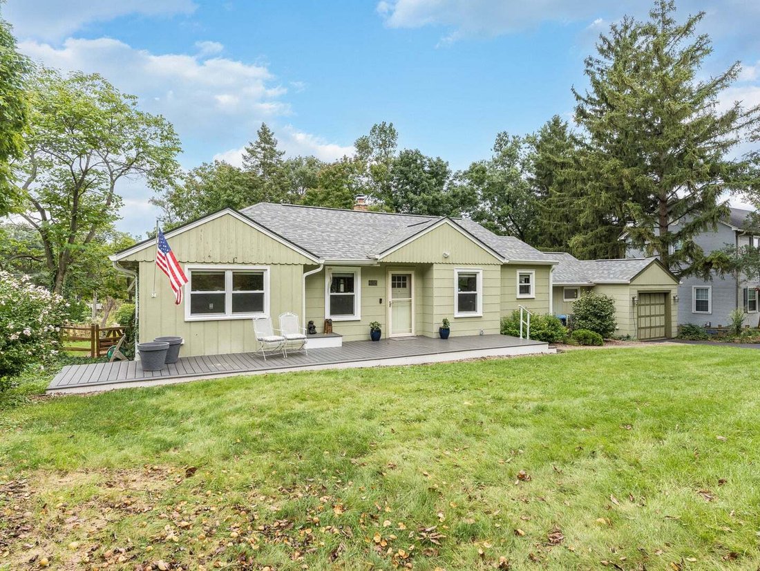 House in Lisle, Illinois, United States 1 - 18939687