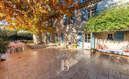 Country House in Tresques, Occitania, France 1