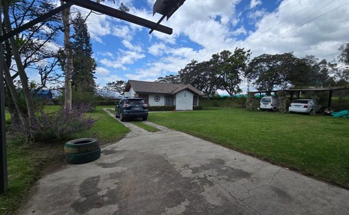 Farm Ranch in Quito, Pichincha, Ecuador 1