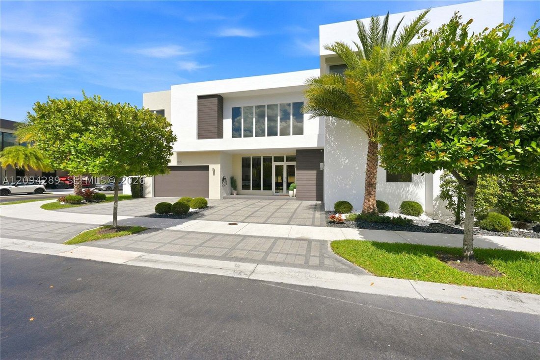 House in Doral, Florida, United States 3 - 18943041