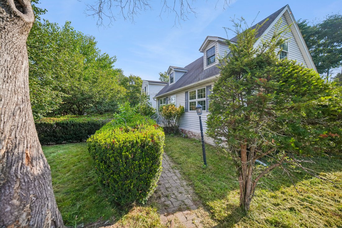 House in Teaneck, New Jersey, United States 1 - 18941175