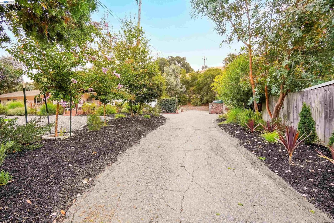 House in Castro Valley, California, United States 4 - 18942556