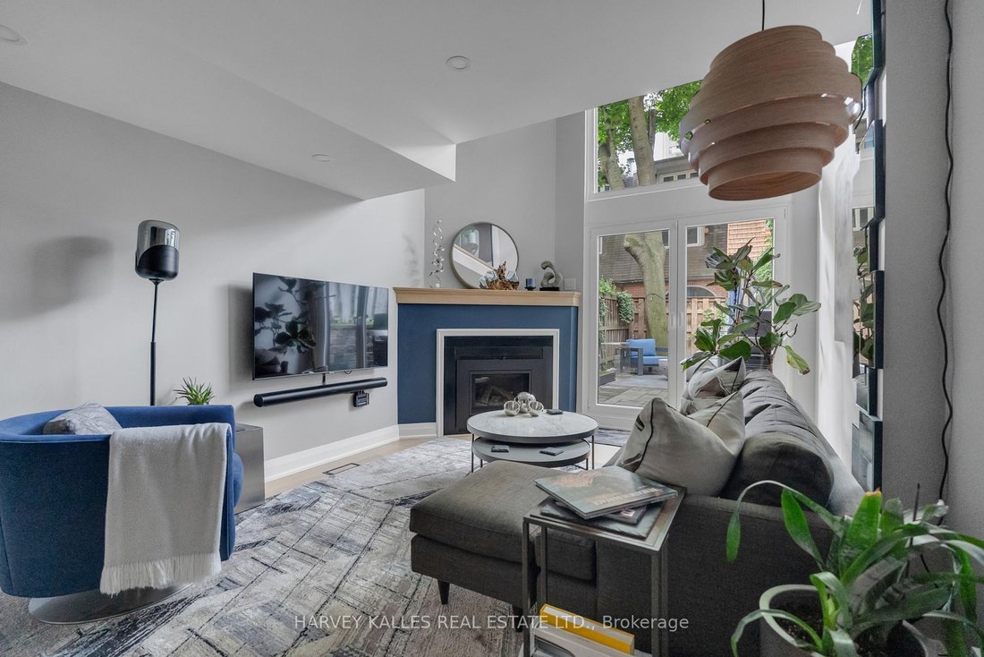 House in Toronto, Ontario, Canada 5 - 18945175