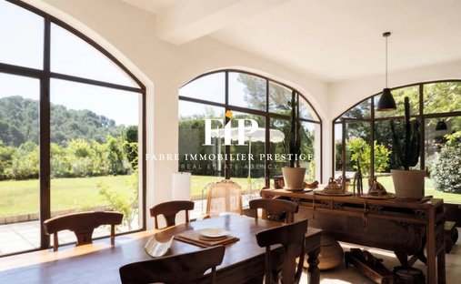 Estate in Mazenod-Bellevue-Saint Donat-Banon, Aix-en-Provence, France 1