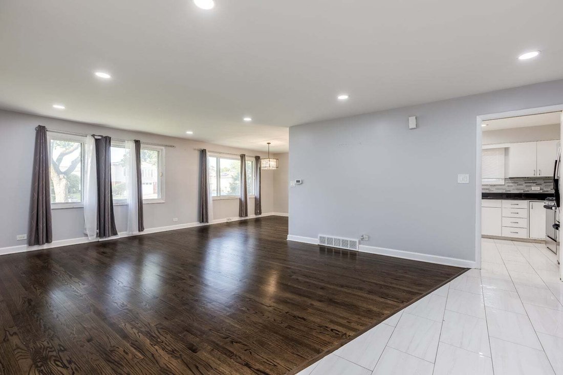 House in Morton Grove, Illinois, United States 4 - 18943155