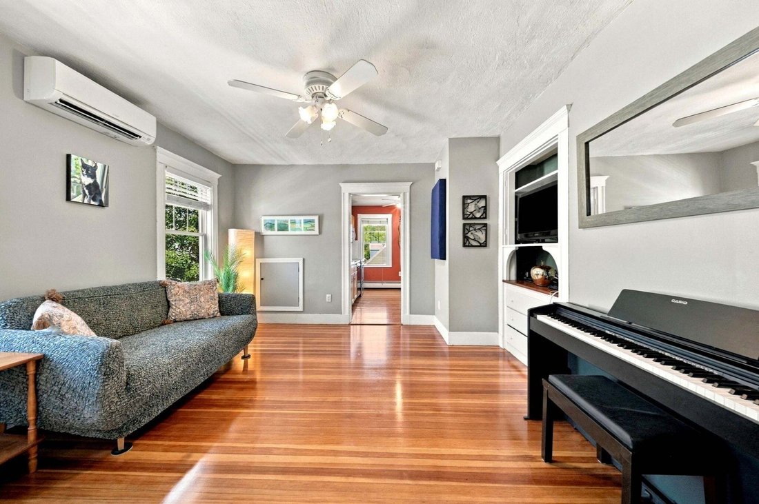Condo in Belmont, Massachusetts, United States 4 - 18944036