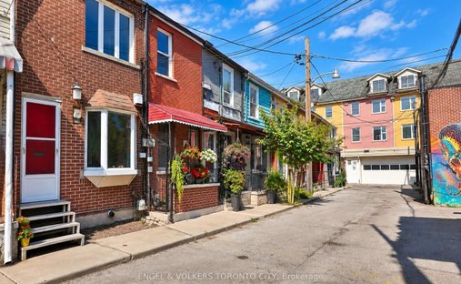 Townhouse in Toronto, Ontario, Canada 1