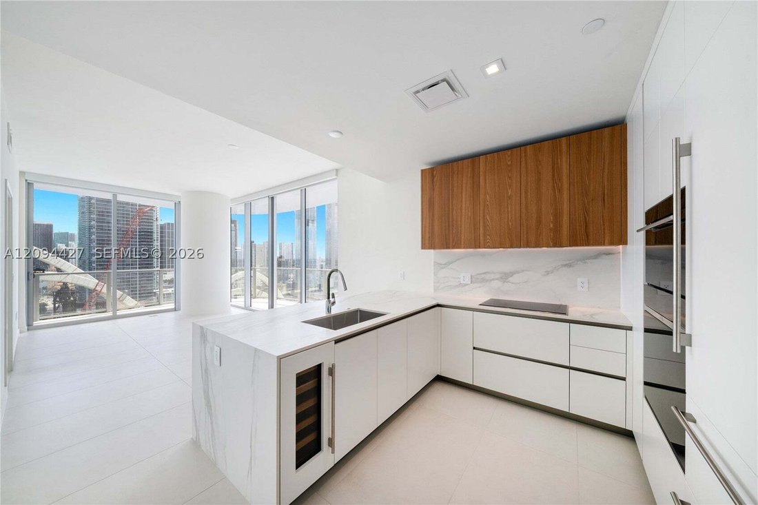 Condo in Miami, Florida, United States 4 - 18943020