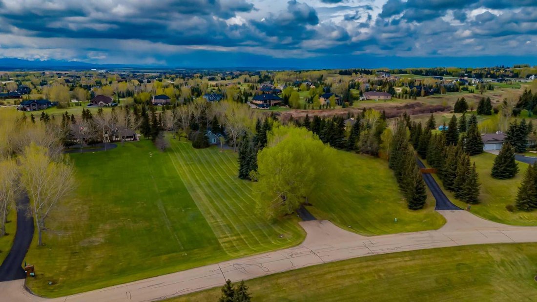 House in Calgary, Alberta, Canada 5 - 18943716