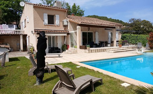 Villa in Cabasse, Provence-Alpes-Côte d'Azur, France 1